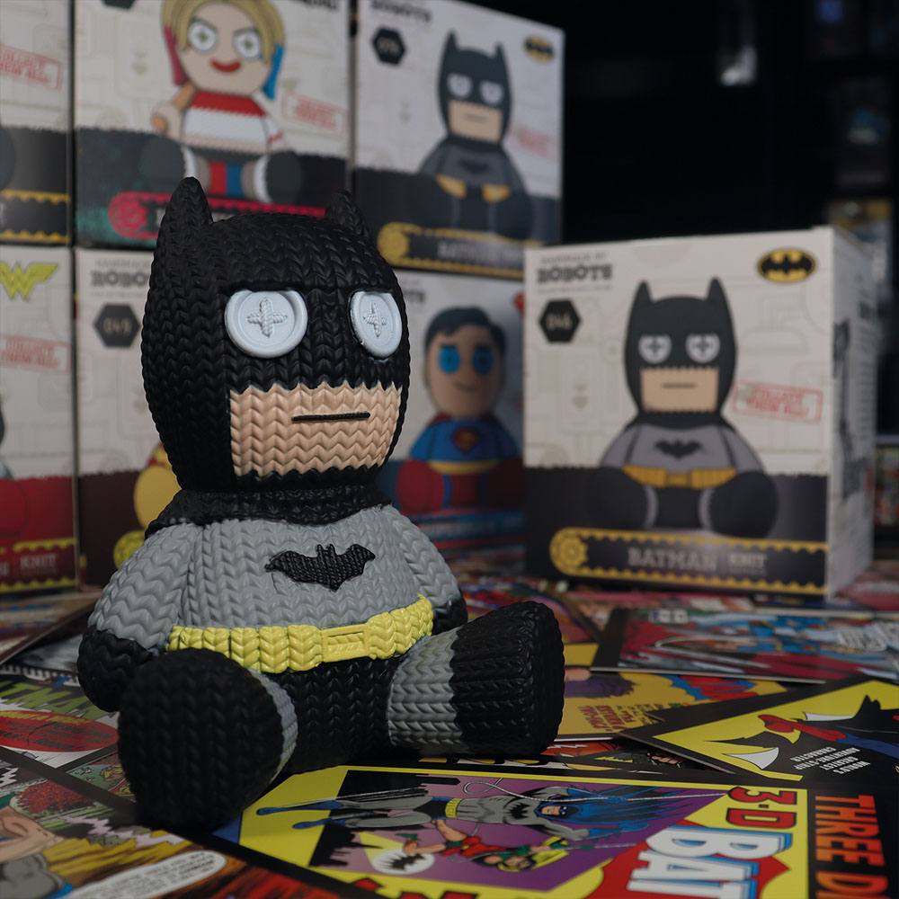 Photo du produit DC Comics figurine Batman Grey Suit Edition 13 cm